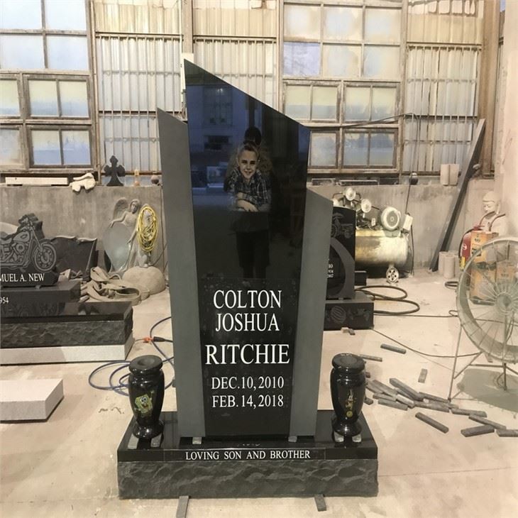 Bia mộ đá Granite đen, Đài tưởng niệm, Bia đá