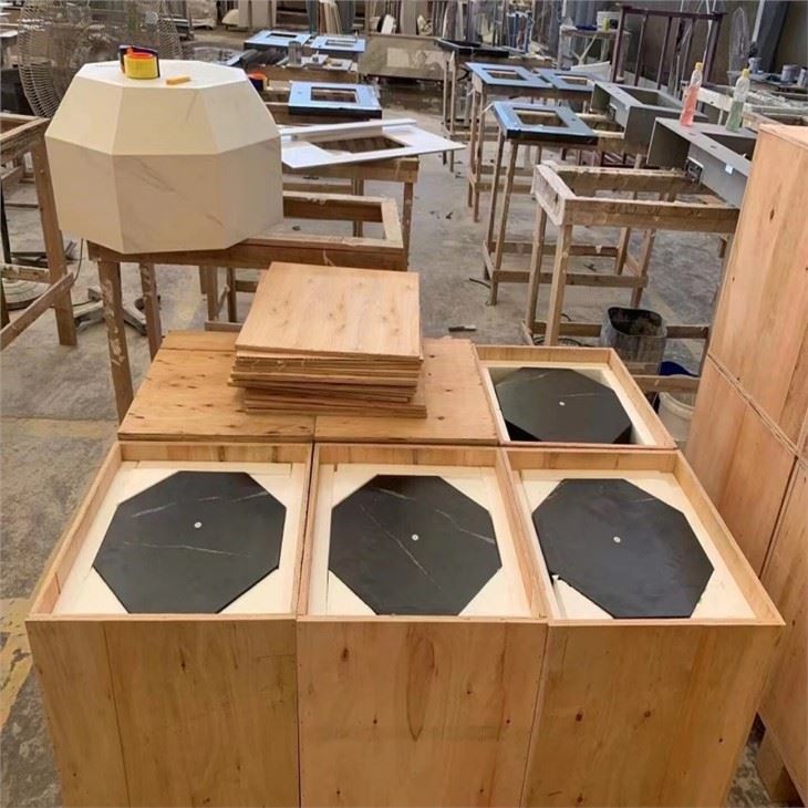 Sintered Stone tables and columns