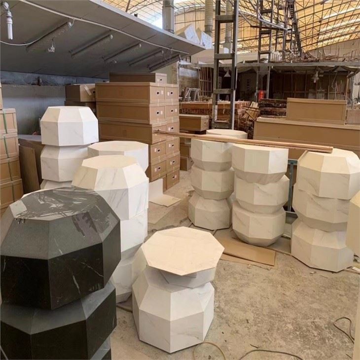 Sintered Stone tables and columns