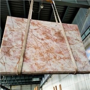 Màu hồng sâm panh Quartzite